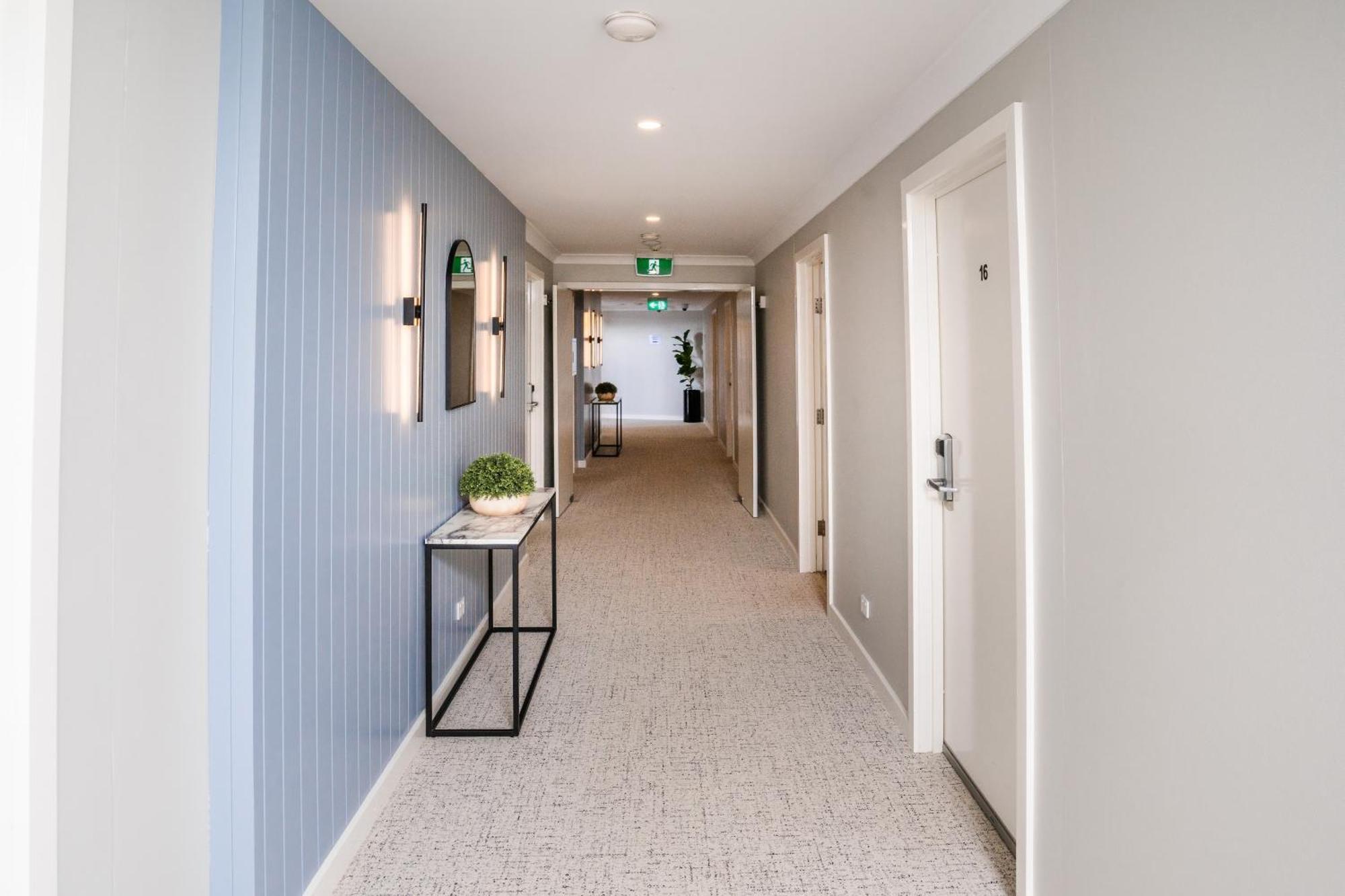 Warners At The Bay Motel Warners Bay Bagian luar foto